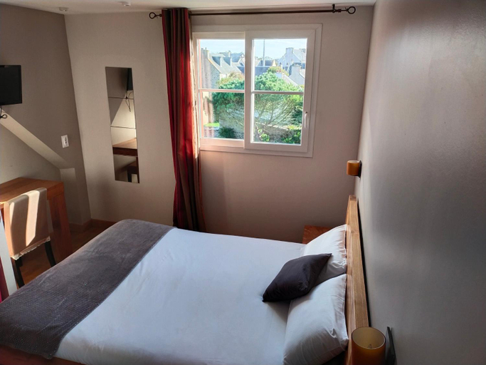 Bedroom 1, Hotel Au Bout Du Monde, Finistère