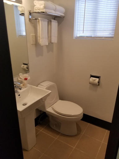 Bathroom 3, Best Lynnwood Inn, Snohomish