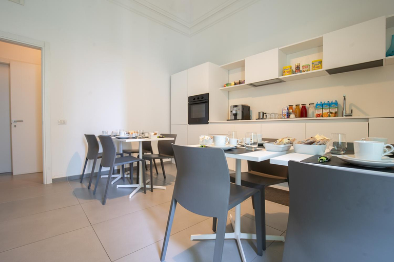 Others 5, Suite Inn Catania, Catania