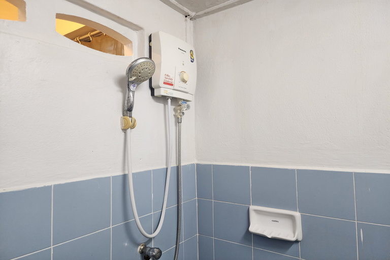 Bathroom 25