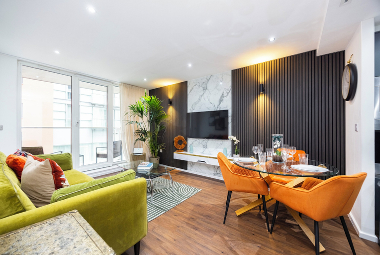 Others 4, Crowne Views One Bed Apartment, London
