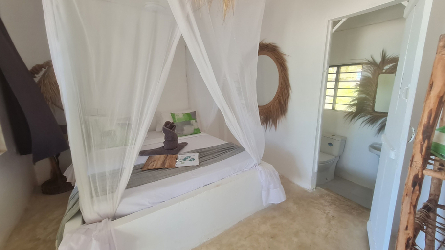 Bedroom 3, Garden Beach Bungalows, Kusini