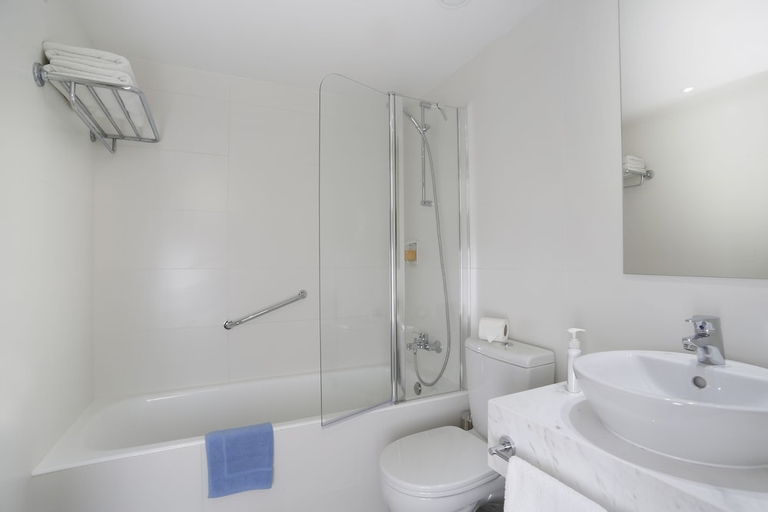 Bathroom 5, Kapetanios Aqua Resort