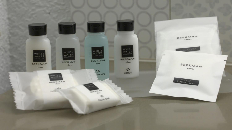 Bathroom, Country Inn & Suites by Radisson, Ames, IA, Story