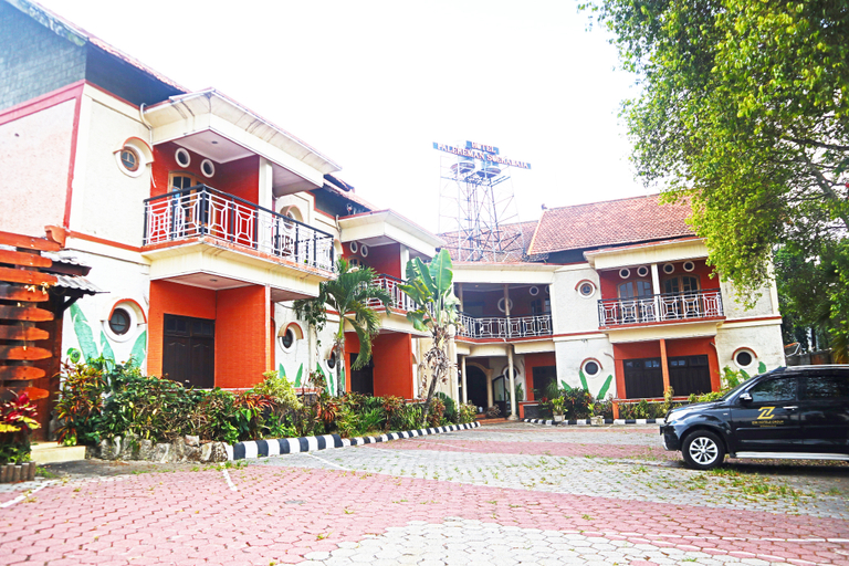 Exterior & Views 2, PLUM Hotel Palereman Batu, Malang
