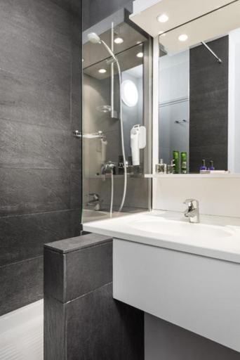 Bathroom 3, ibis Styles Meaux Centre, Seine-et-Marne