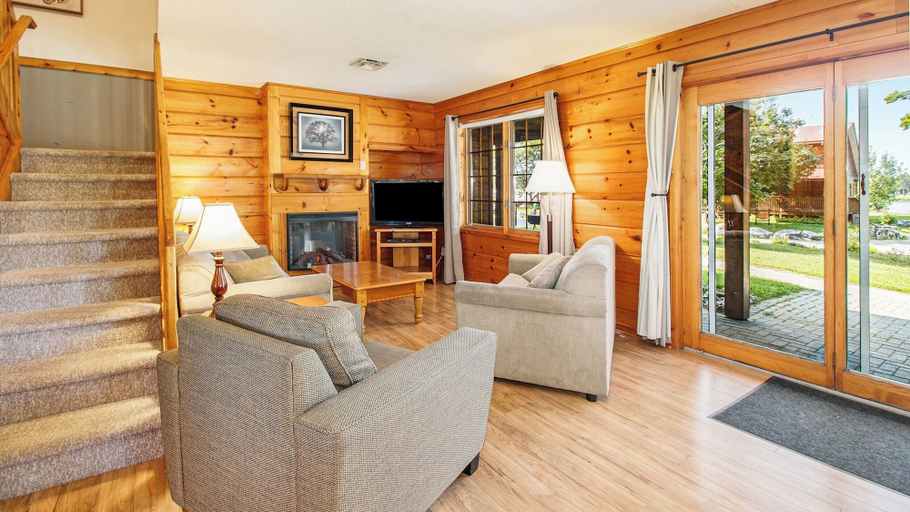 Others 5, Calabogie Lodge, Renfrew
