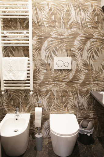 Bathroom 4, Jadore Monic, Rome