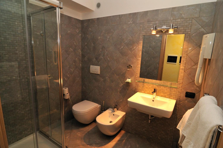 Bathroom 4, La Locanda del Cavaliere, Latina