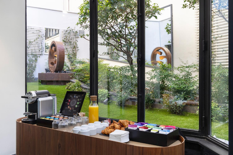 Others 3, Villa Maillot, Paris