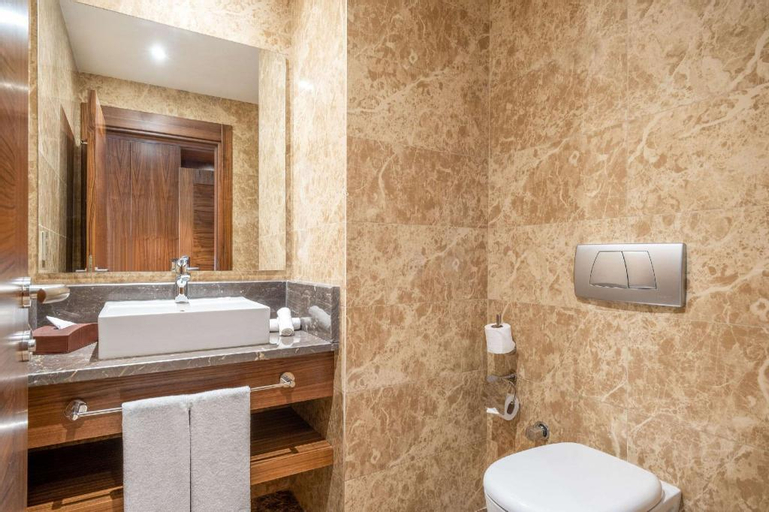 Bathroom 15