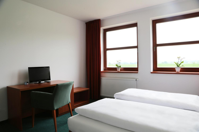 Bedroom 3, Sporthotel Hostivice, Praha - západ