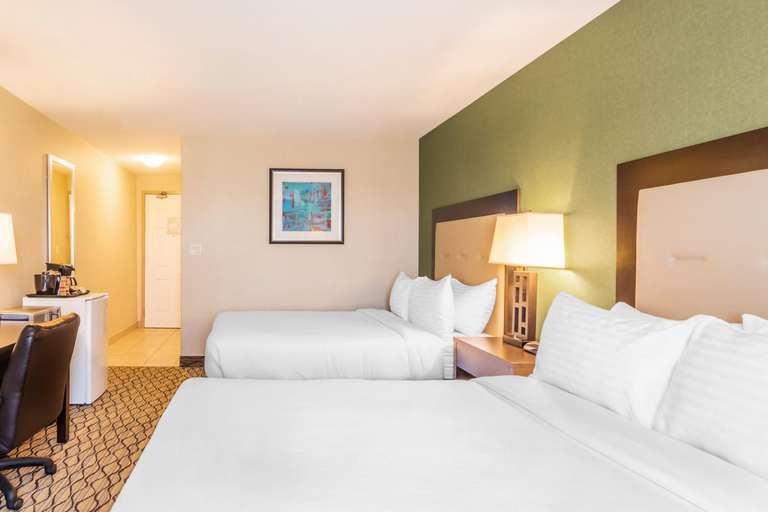 Bedroom 2, Clarion Hotel & Conference Centre Sherwood Park, Division No. 11