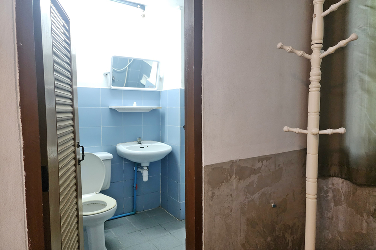 Bathroom 24