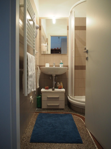 Bedroom 3, B&B Cernaia 42, La Spezia