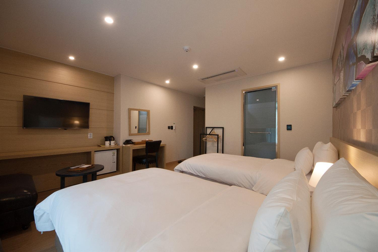 Bedroom 10