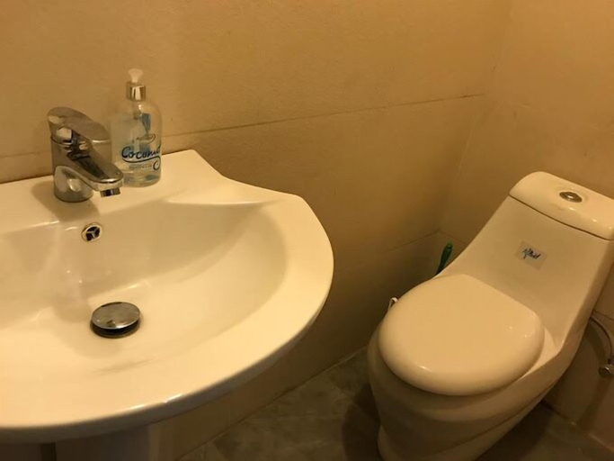 Bathroom, Apartment 1010, Bwari