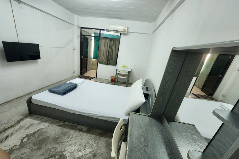 Bedroom 26