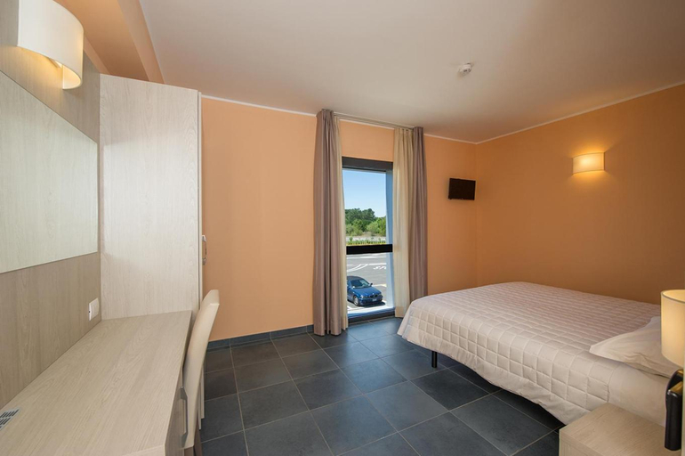 Bedroom 3, Hotel Testani Colleferro, Rome