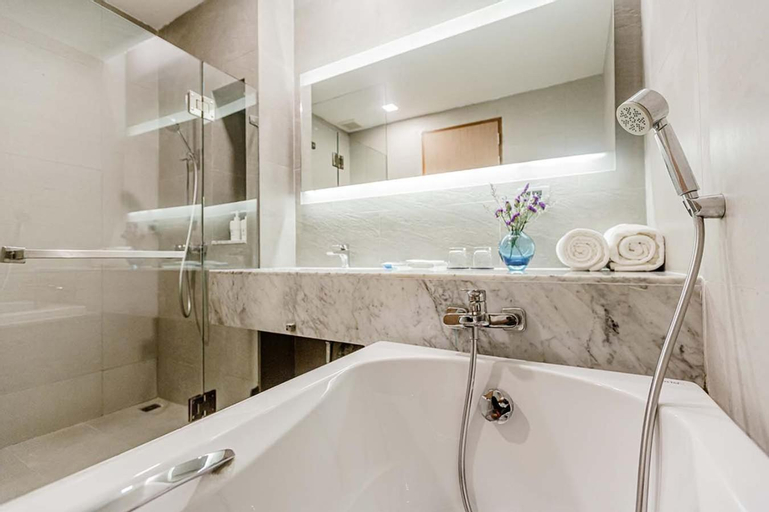 Bathroom 14