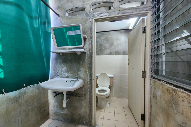 Bathroom 8