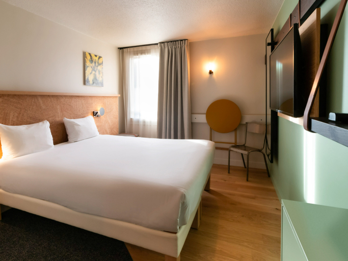 Bedroom 4, greet Hotel Colmar, Haut-Rhin