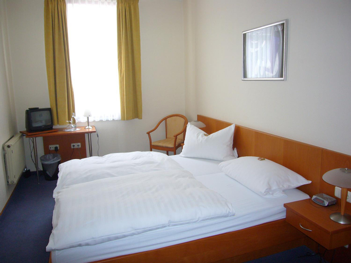 Bedroom 8