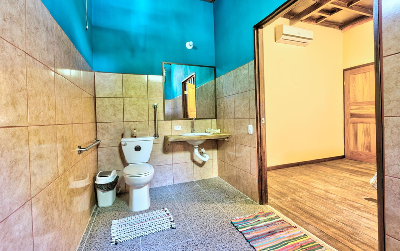 Bathroom 3, Playa 506 Beachfront Hostel, Talamanca