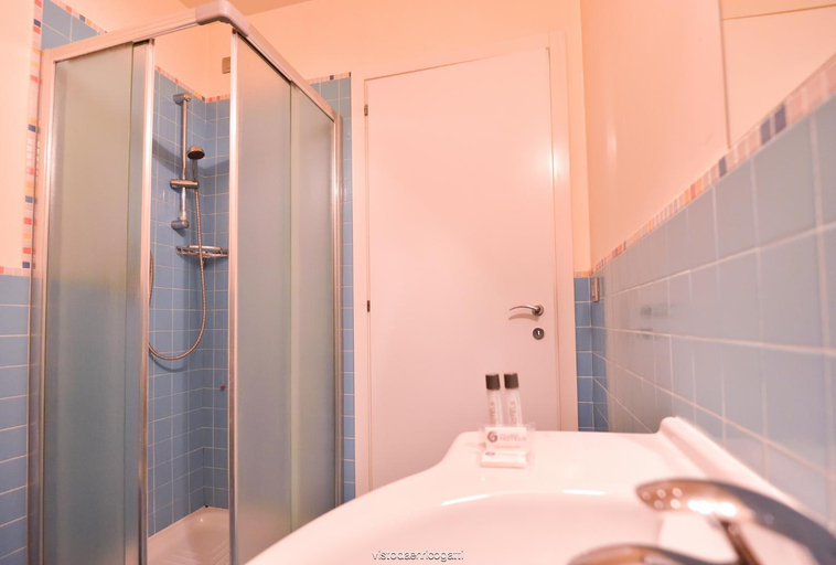 Bathroom 8