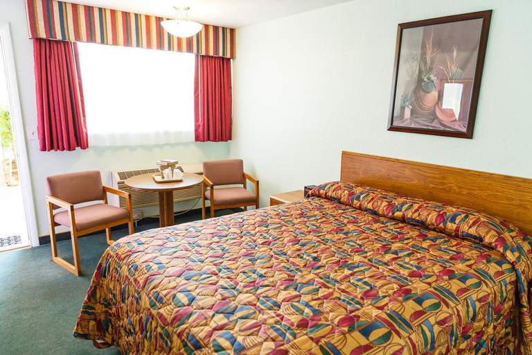 5, Safari Inn, Lincoln