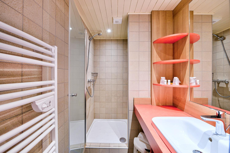 Bathroom, Village Club Les Tavaillons, Haute-Savoie