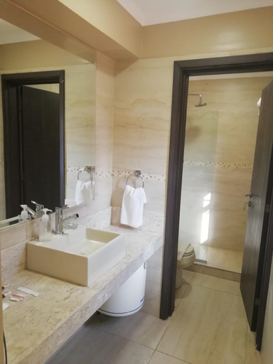 Bathroom 2, Posada del Cielo, Asunción