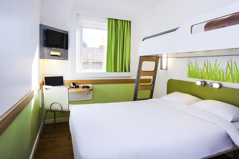 Bedroom 13