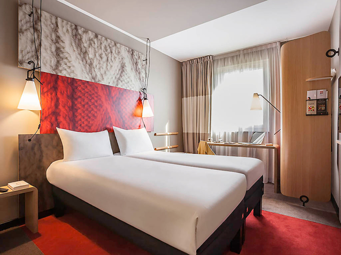 Bedroom 3, ibis Sens, Yonne