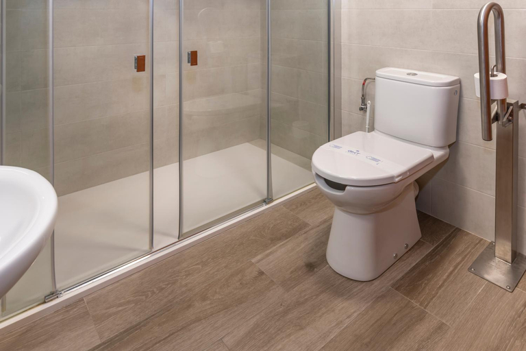 Bathroom 4, Hotel GHT Xaloc, Girona