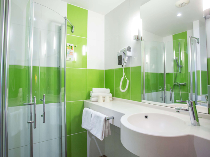 Bathroom 4