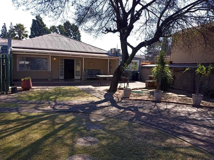 Others 3, Piece of Parys, Fezile Dabi