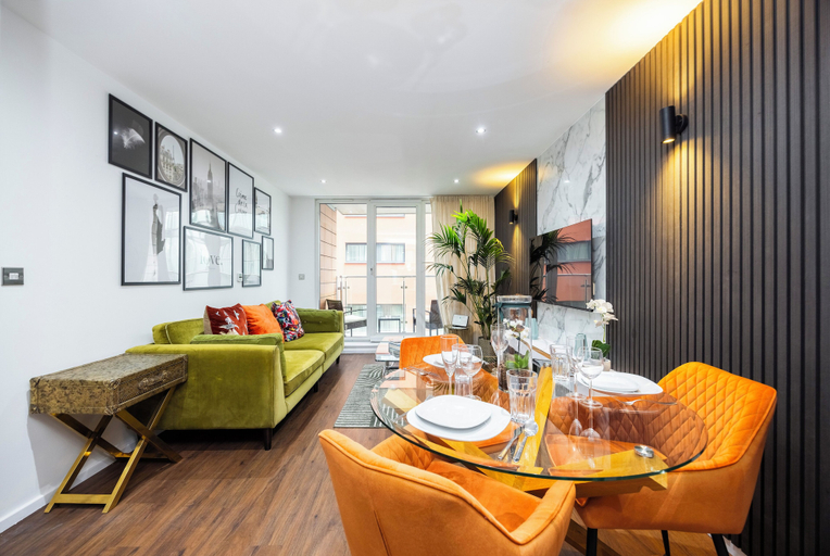 Others 3, Crowne Views One Bed Apartment, London