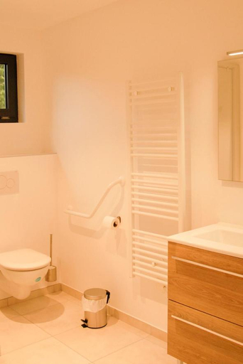 Bathroom 3, Gites du bien-hetre, Nord