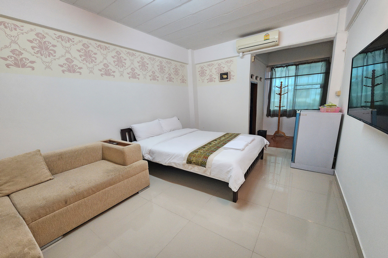 Bedroom, Green Apartment Kaset by ZUZU, Lat Phrao