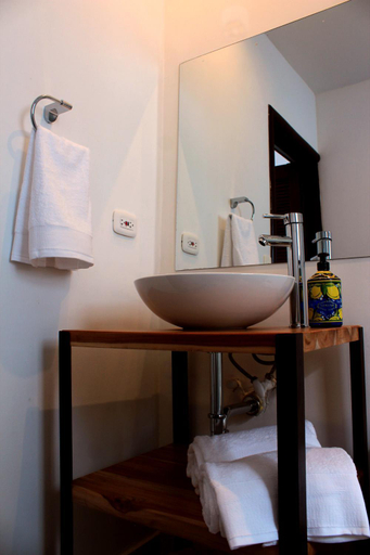 Bathroom 5, Casa Muntu - La Candelaria, Santafé de Bogotá