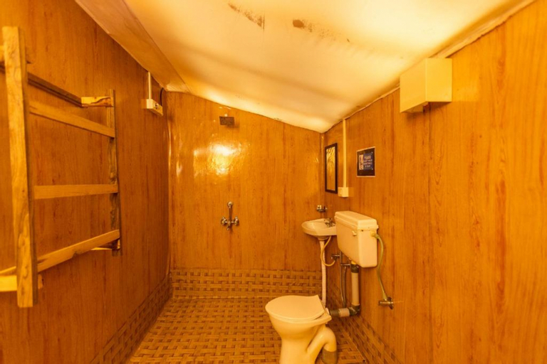 Bathroom, Feather Touch Hotels and Resorts, South Goa