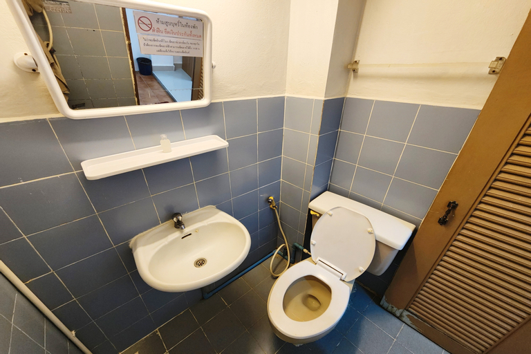 Bathroom 13