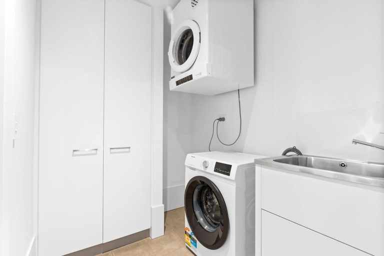 Bedroom 3, The elegant 1BR CBD Apt - City view - Parking, Adelaide