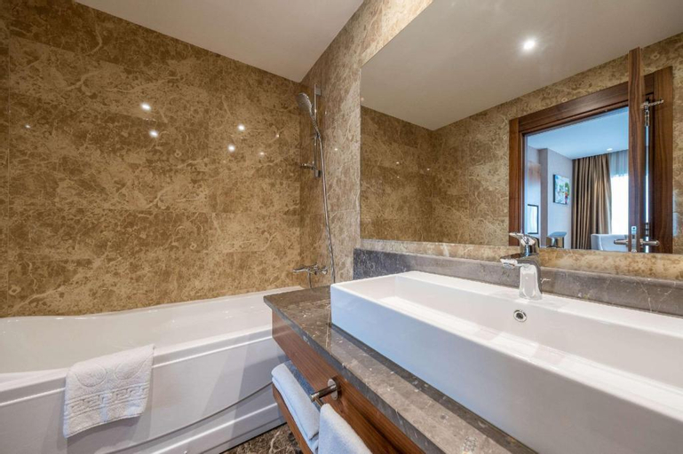 Bathroom 13