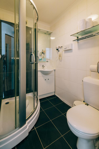 Bathroom 3, Hotel De Kalvaar, Oost-Vlaanderen