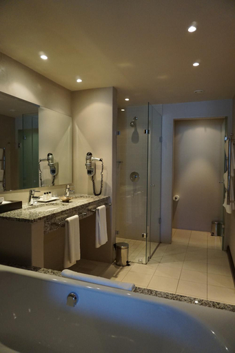 Bathroom 4, Chapmans Peak Beach Hotel, City of Cape Town