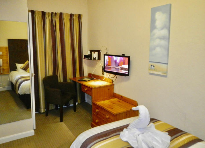 Bedroom 2, Burton Hotel, Herefordshire
