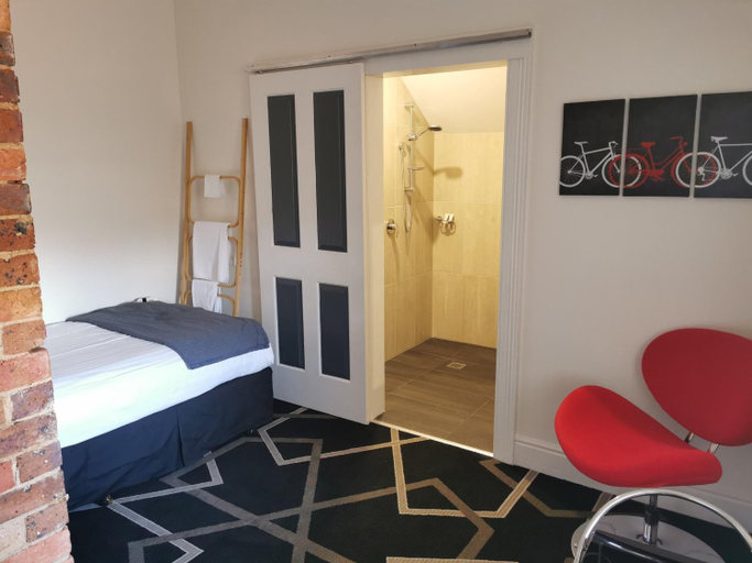 Bedroom 2, The Empire Hotel Deloraine, Meander Valley