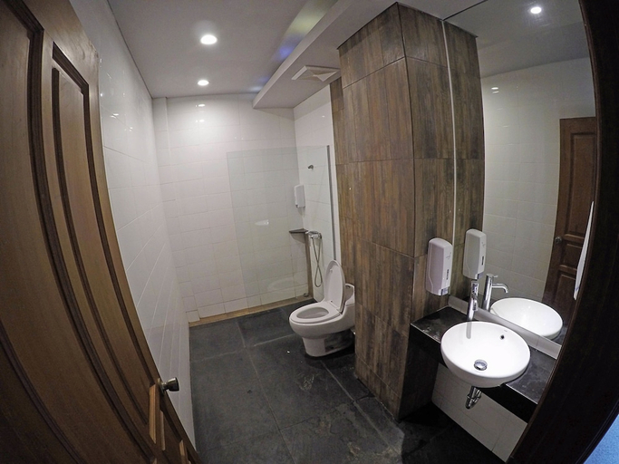 Bathroom 5, My Studio Hotel Surabaya Hostel, Surabaya